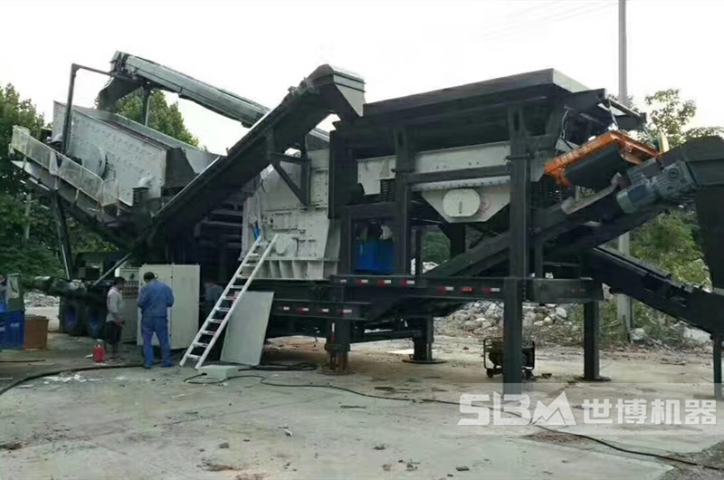 移動破碎篩分一體機，三組合移動破碎機