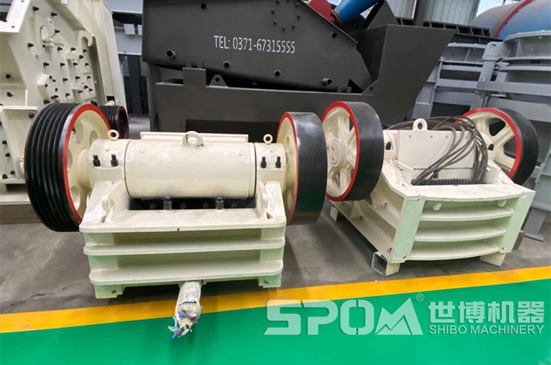 世博車間小型細鄂破成品，150x750細顎破碎機